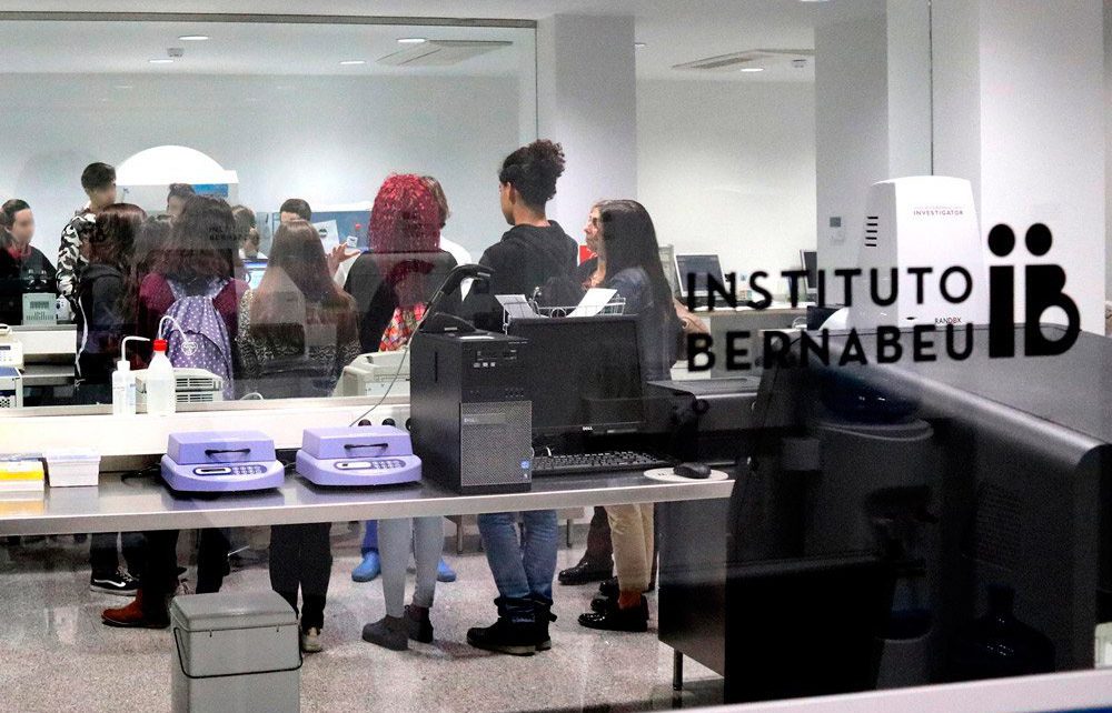 L’Instituto Bernabeu festeggia oggi la giornata mondiale del DNA e invita studenti a conoscere i propri laboratori di genetica