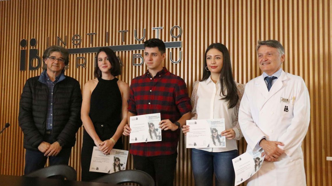 The Rafael Bernabeu Social Welfare Foundation has awarded 10,000 euros to four Medicine and Biotechnology students who have limited financial resources