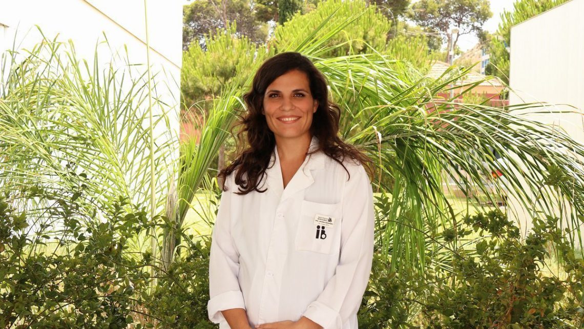 La dottoressa Andrea Bernabeu partecipa al seminario web della Royal Society of Medicine del Regno Unito sulle tendenze attuali della gestione terapeutica della coppia con problemi di fertilità