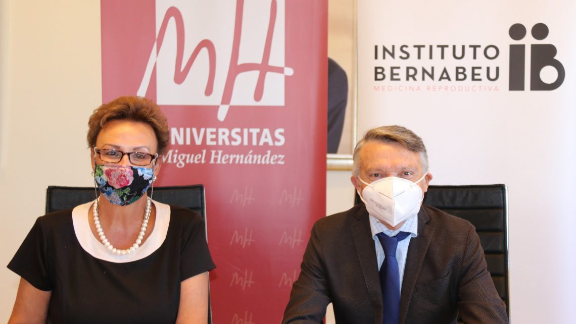 Un convenio entre Instituto Bernabeu y la UMH ofrece ventajas a trabajadores y estudiantes en las consultas ginecológicas, tratamientos y el seguimiento del embarazo