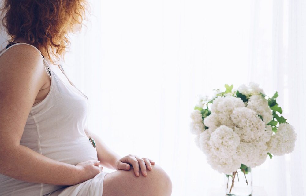 How does coronavirus (COVID-19) affect pregnant women?