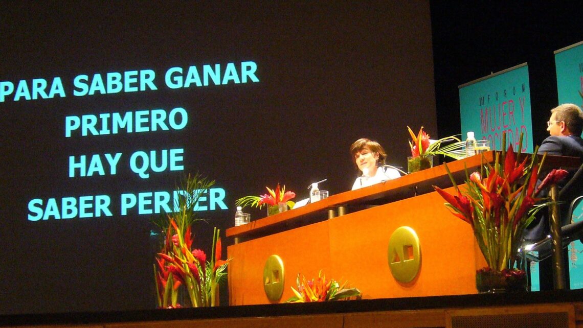 Forum Mujer y Sociedad closes its III editon with double than the people register in 2007