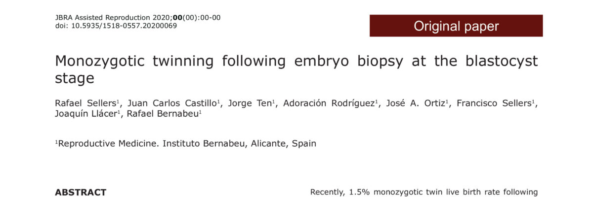 Monozygotic twinning following embryo biopsy at the blastocyst stage