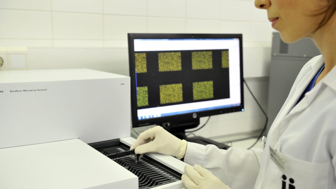 We share with the scientist community our results from two years of experience on the validation of our Comprehensive Chromosome Screening (CCS)