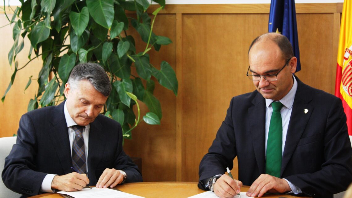 La Universidad de Alicante junto al Instituto Bernabeu crean la Cátedra de Medicina Reproductiva.