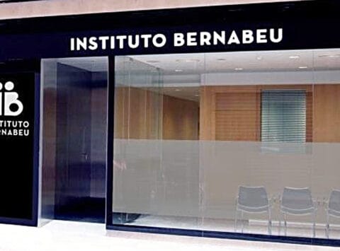 Gli studenti di farmacia dell’UCLM si avvicinano al mondo della riproduzione assistita con una visita alle strutture dell’Instituto Bernabeu Albacete.