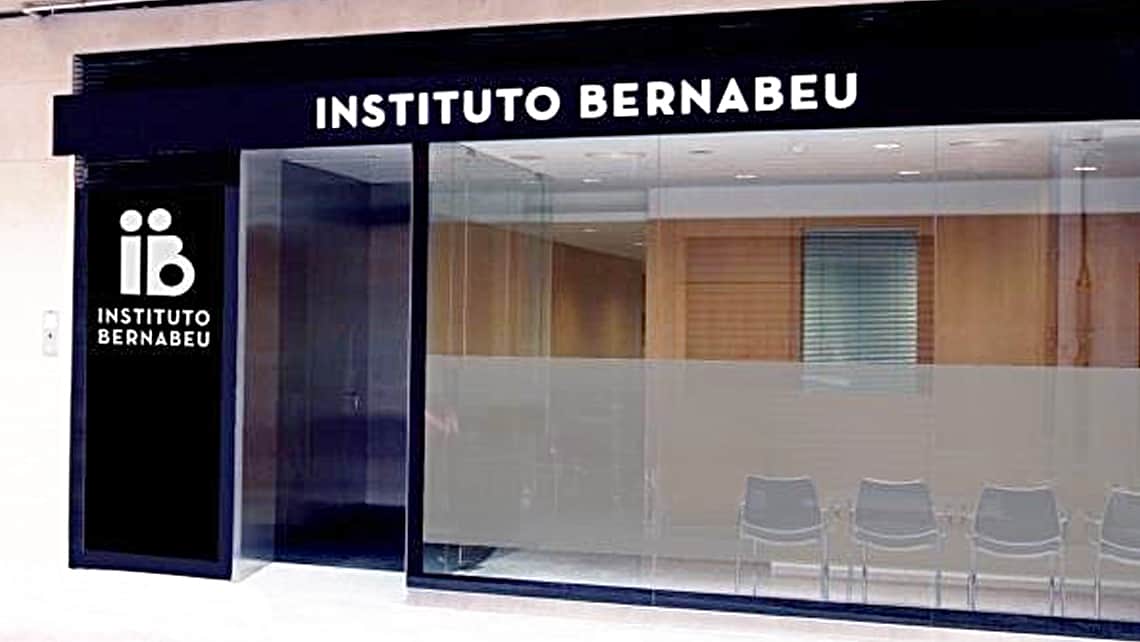 Gli studenti di farmacia dell’UCLM si avvicinano al mondo della riproduzione assistita con una visita alle strutture dell’Instituto Bernabeu Albacete.