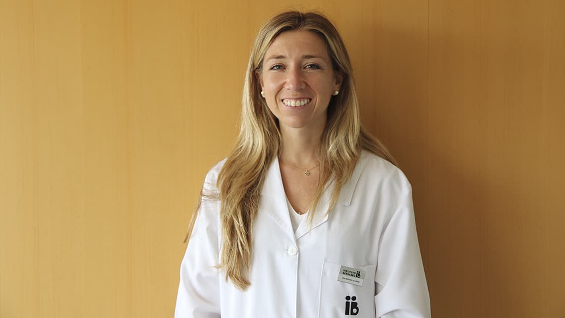 La Dre Begoña Alcaraz, gynécologue à l’Instituto Bernabeu Alicante, parle de la maternité et des défis de la médecine reproductive dans “Suavinex Out Loud”.