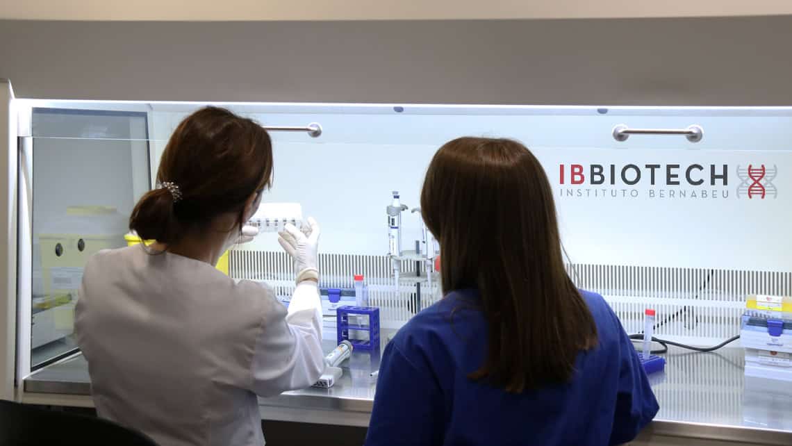 Instituto Bernabeu’s new neonatal genetic study improves the “heel prick test” with the detection of more than 1,500 hereditary diseases