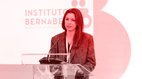 La Dra. AnnaLisa Racca destaca en el Congreso de la Sociedad Serbia de Reproducción Asistida el papel decisivo de la personalización en la estimulación ovárica