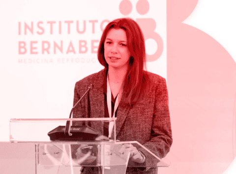 La Dra. AnnaLisa Racca destaca en el Congreso de la Sociedad Serbia de Reproducción Asistida el papel decisivo de la personalización en la estimulación ovárica