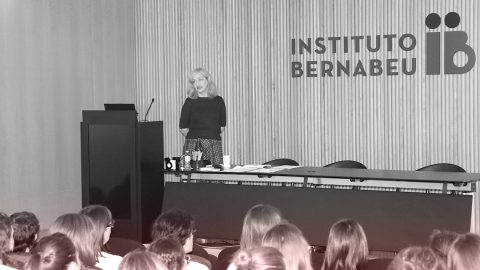 Instituto Bernabeu strengthens its professionals’ training in emotional management and patient care